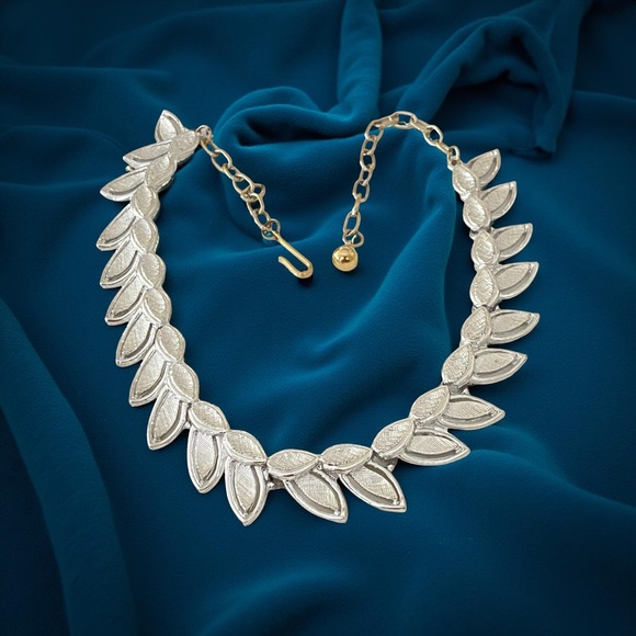 Arthur Pepper designed this Silver Nature-Inspired Leaf Necklace - Picture 3 of 5